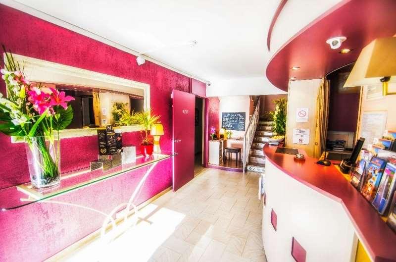Hotel Akena Le Prado - Proche Zénith 3*